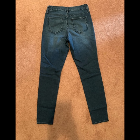 Old Navy super skinny mid rise size 4 - Picture 2 of 4